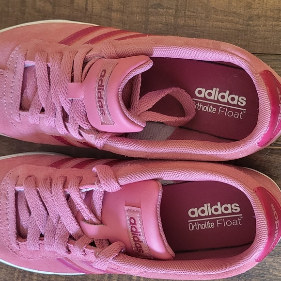 Adidas - Picture 2 of 4